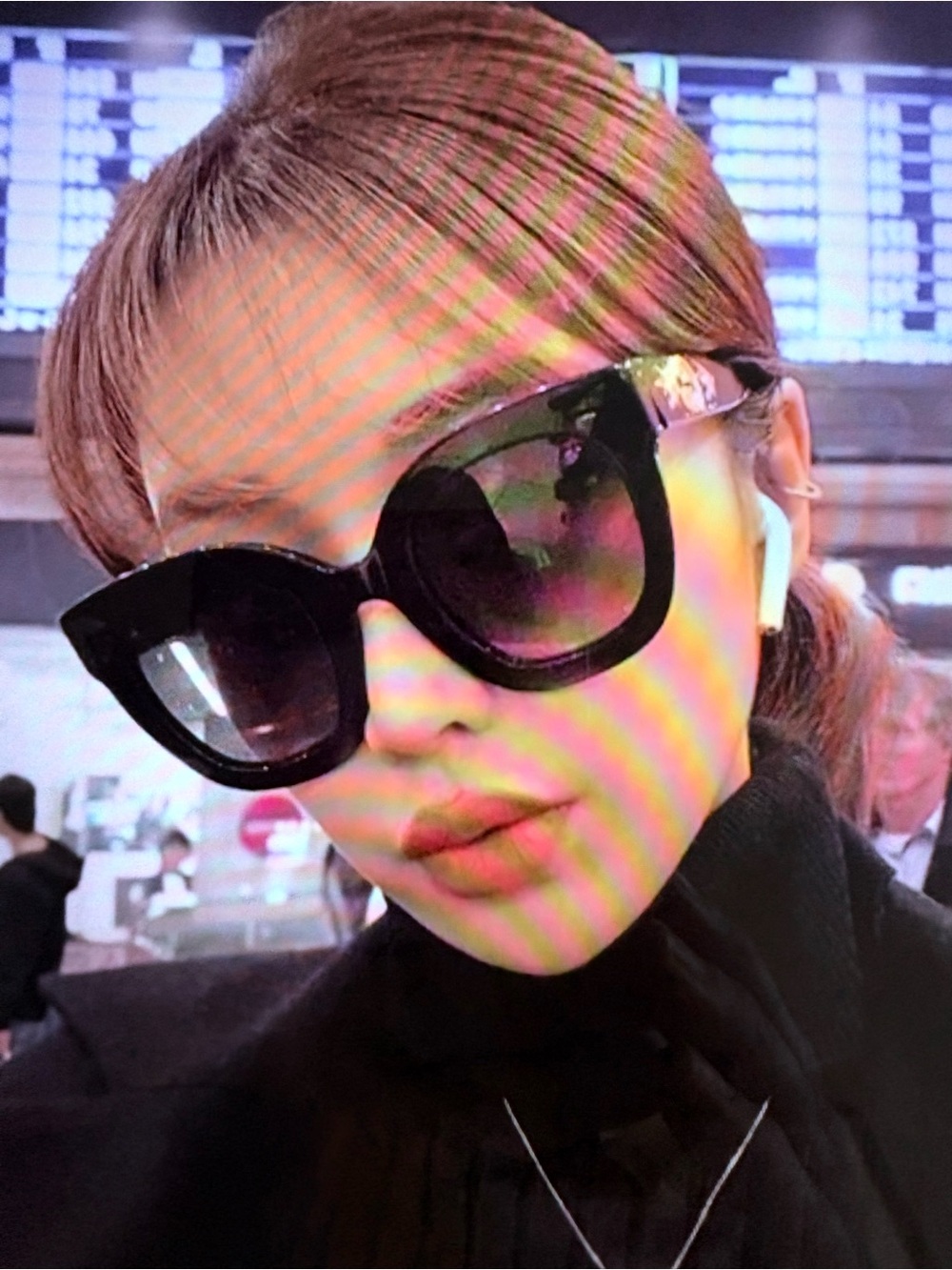 Gucci Star GG Embellished Cat-Eye Sunglasses - Picture 7 of 7